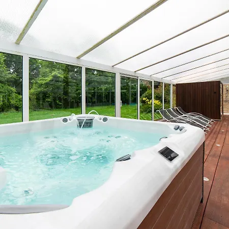 Simon Villa Auberville