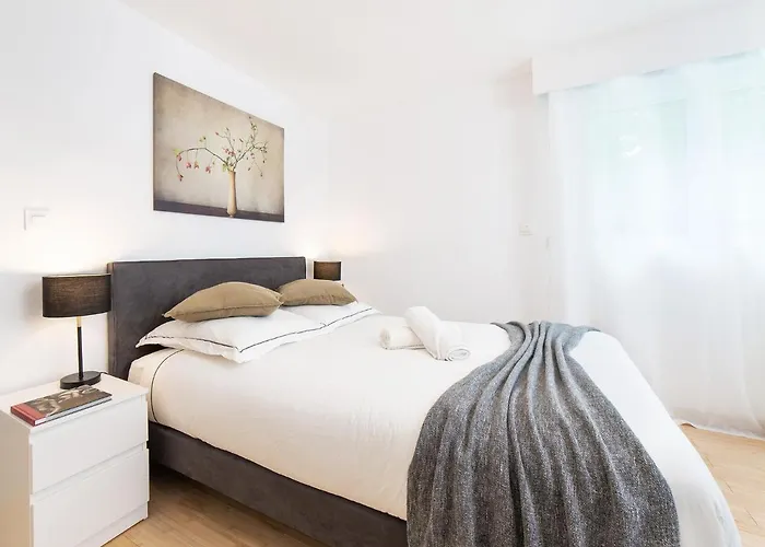 Simon Villa Auberville